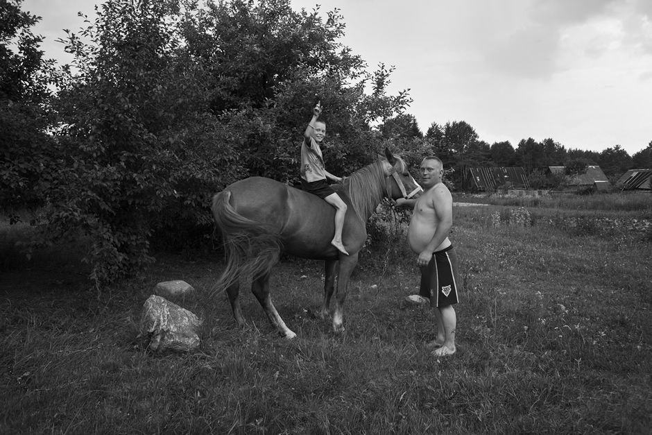 Pasodintas ant arklio. © Tadas Kazakevičius © Darius Chmieliauskas